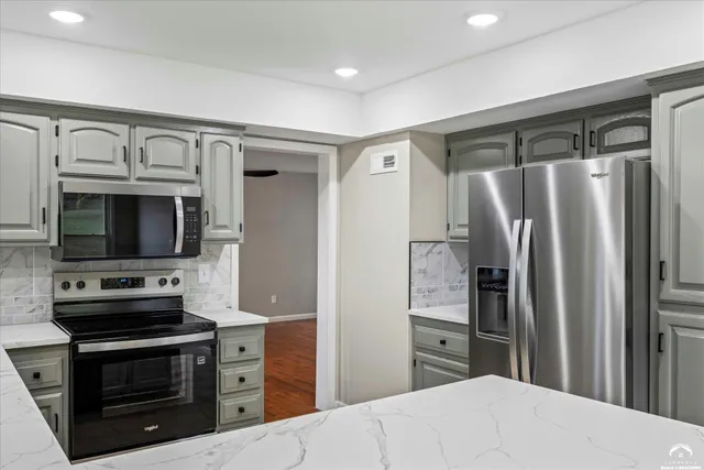 $699,000 | 820 East 1000th Road, Lawrence, KS 66047