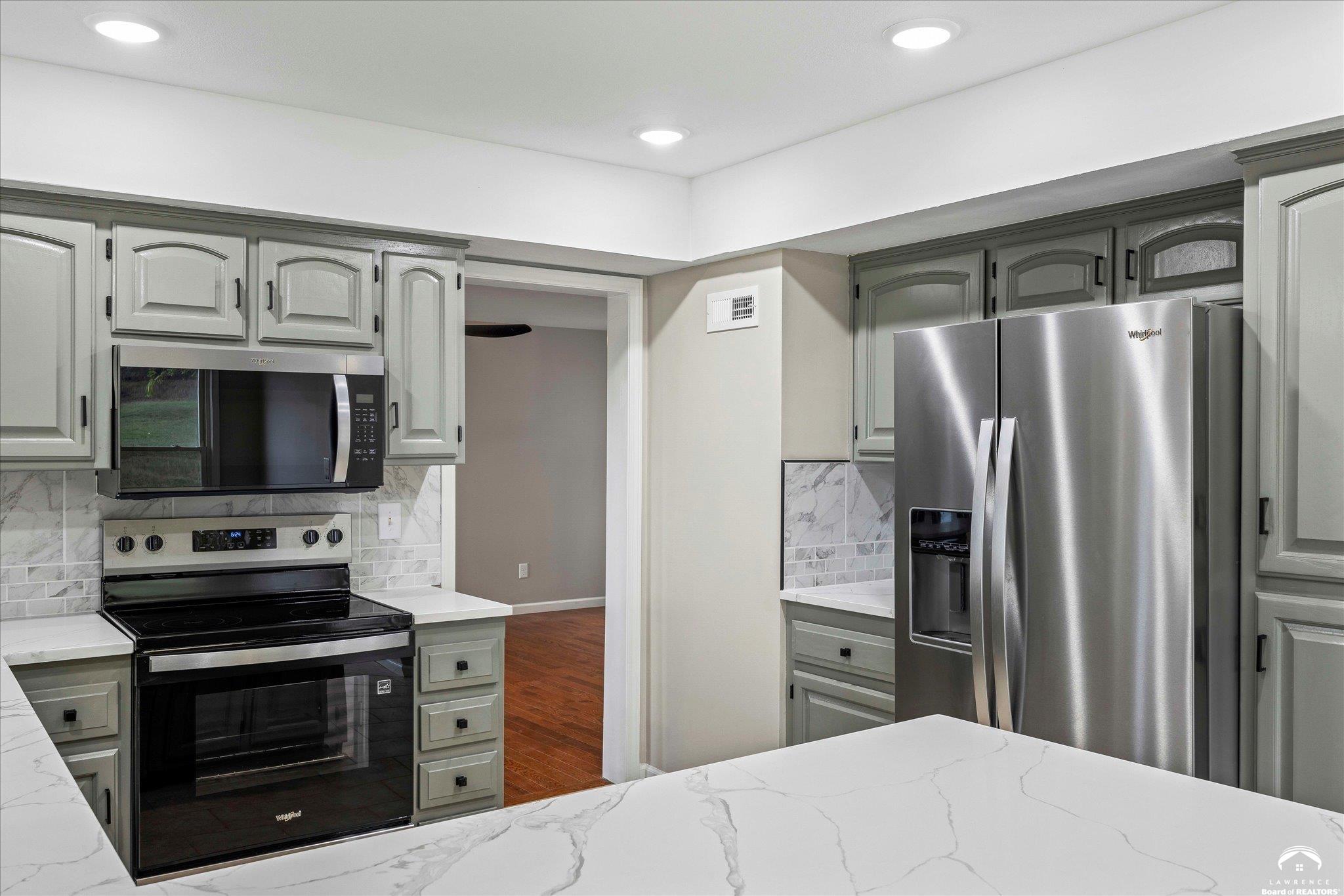 820 East 1000th Road Lawrence, KS 66047 - Photo 15 of 63