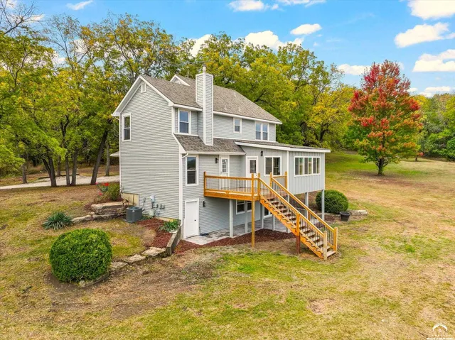 $699,000 | 820 East 1000th Road, Lawrence, KS 66047