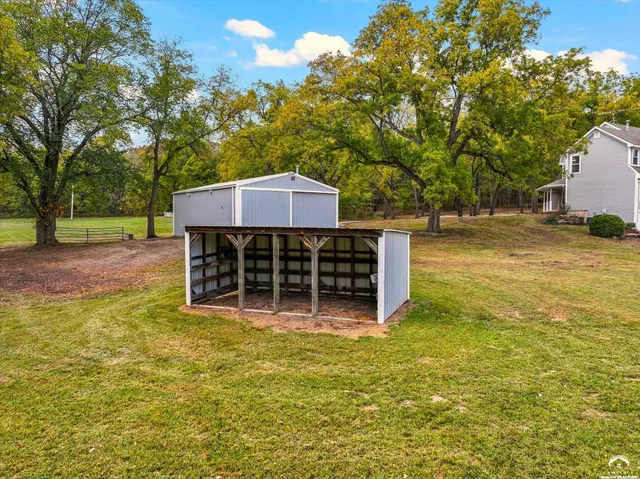 $699,000 | 820 East 1000th Road, Lawrence, KS 66047