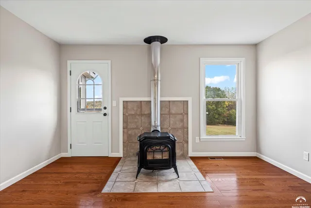 $699,000 | 820 East 1000th Road, Lawrence, KS 66047