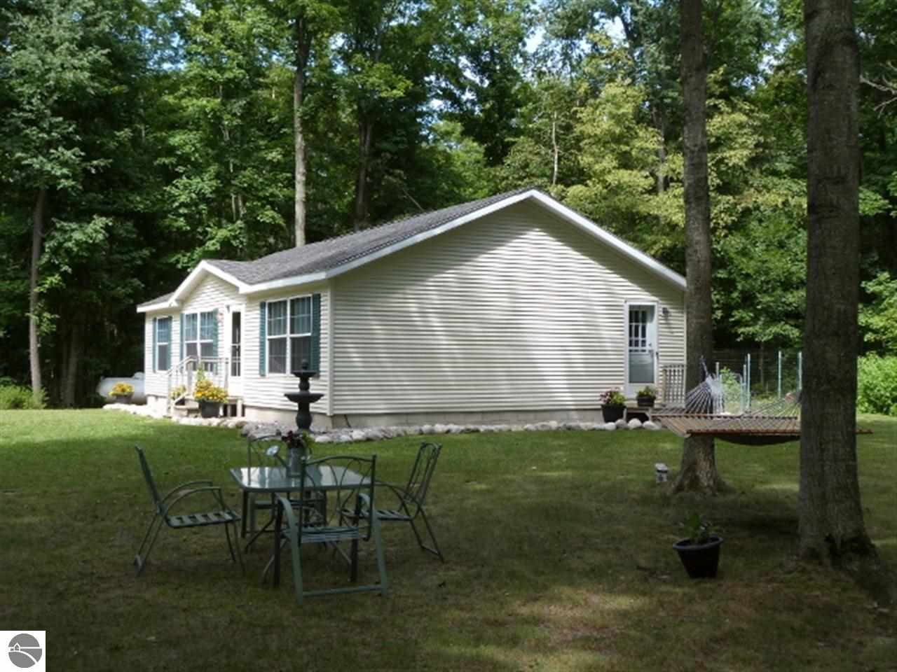 355 Harwood Road Beulah, MI 49617 - Photo 29 of 39 1774951-28.JPG