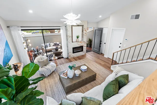 $1,349,000 | 13135 Mindanao Way, Unit 5, Marina del Rey, CA 90292