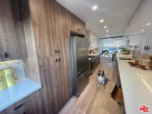 $1,349,000 | 13135 Mindanao Way, Unit 5, Marina del Rey, CA 90292