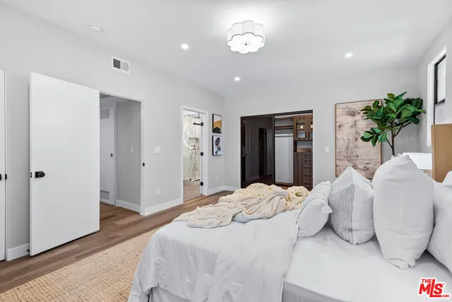 $1,349,000 | 13135 Mindanao Way, Unit 5, Marina del Rey, CA 90292