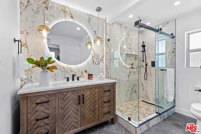 $1,349,000 | 13135 Mindanao Way, Unit 5, Marina del Rey, CA 90292