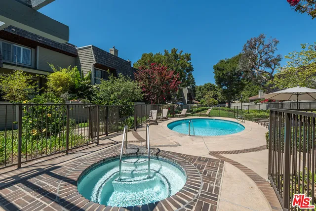 $1,349,000 | 13135 Mindanao Way, Unit 5, Marina del Rey, CA 90292