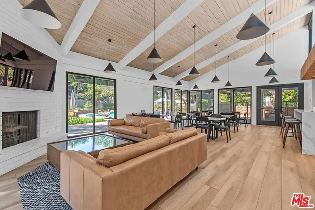 $1,349,000 | 13135 Mindanao Way, Unit 5, Marina del Rey, CA 90292