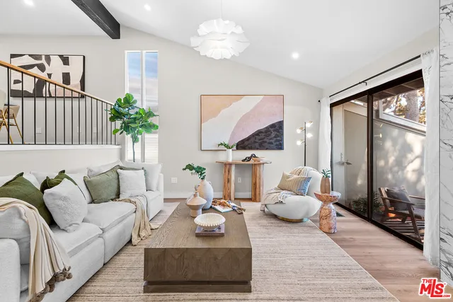 $1,349,000 | 13135 Mindanao Way, Unit 5, Marina del Rey, CA 90292