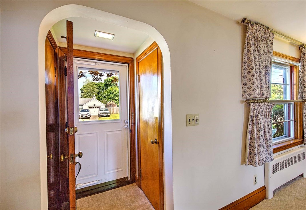 190 Rice Street Pawtucket, RI 02861 - Photo 40 of 47 Screen door
