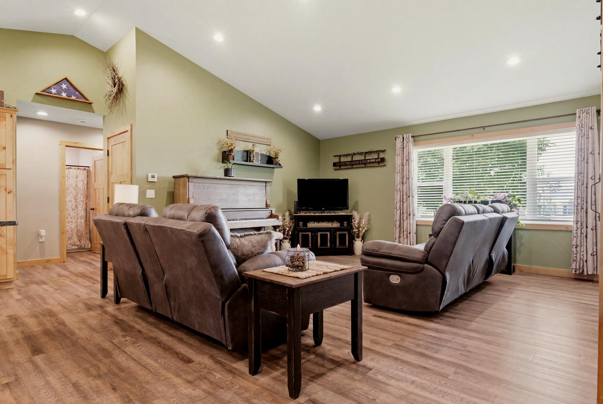 E7608 East Smith Road Westby, WI 54667 - Photo 5 of 27 Living Room