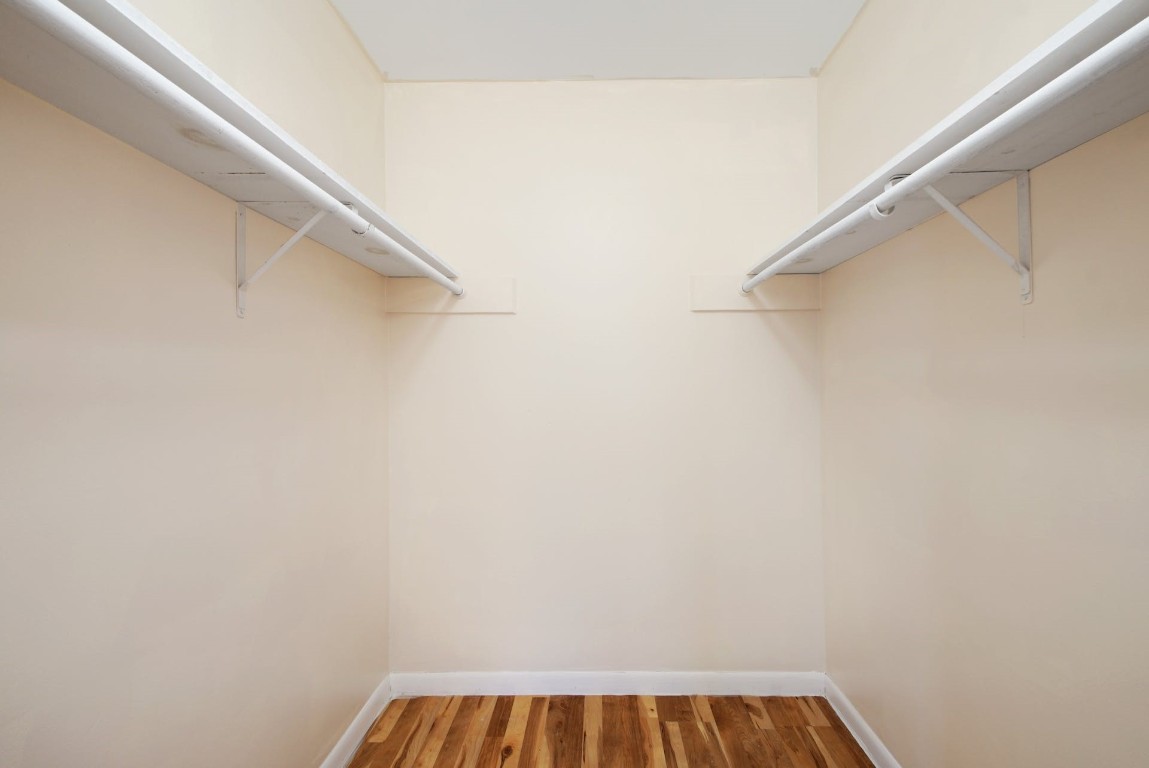 1202 Artesian Circle Austin, TX 78758 - Photo 18 of 27 Upstairs Secondary Bedroom with 2 large closets