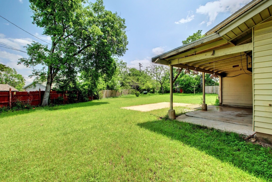 1202 Artesian Circle Austin, TX 78758 - Photo 25 of 27 Parklike Backyard