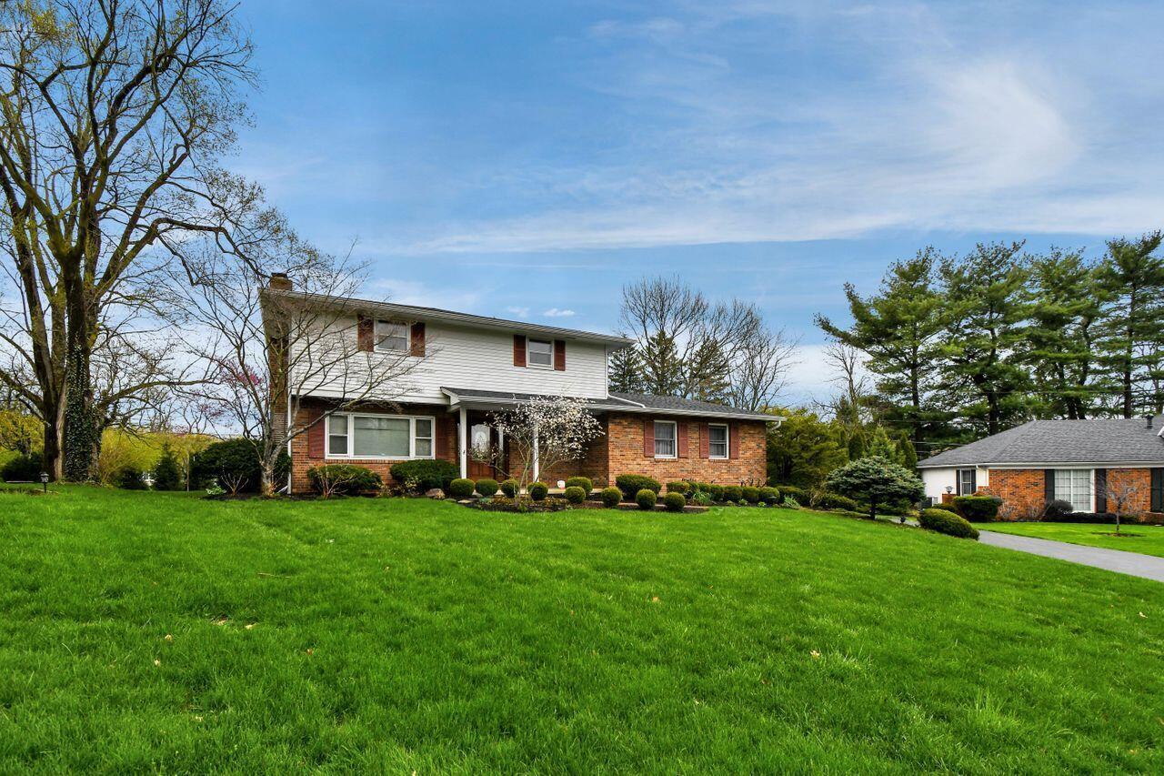 5980 Litchfield Road Columbus, OH 43235 - Photo 2 of 46 DSC_5455