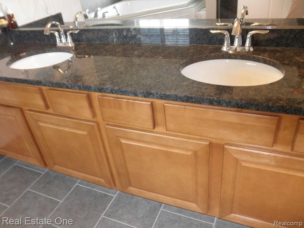 4091 Plum Lane Rochester, MI 48306 - Photo 21 of 44 Gallery Image 21
