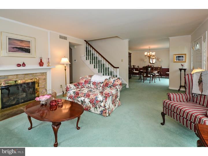 1084 Kipling Road Jenkintown, PA 19046 - Photo 4 of 25 Living Room