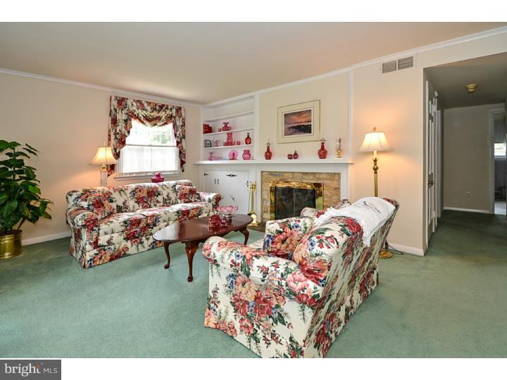 1084 Kipling Road Jenkintown, PA 19046 - Photo 5 of 25 Living Room