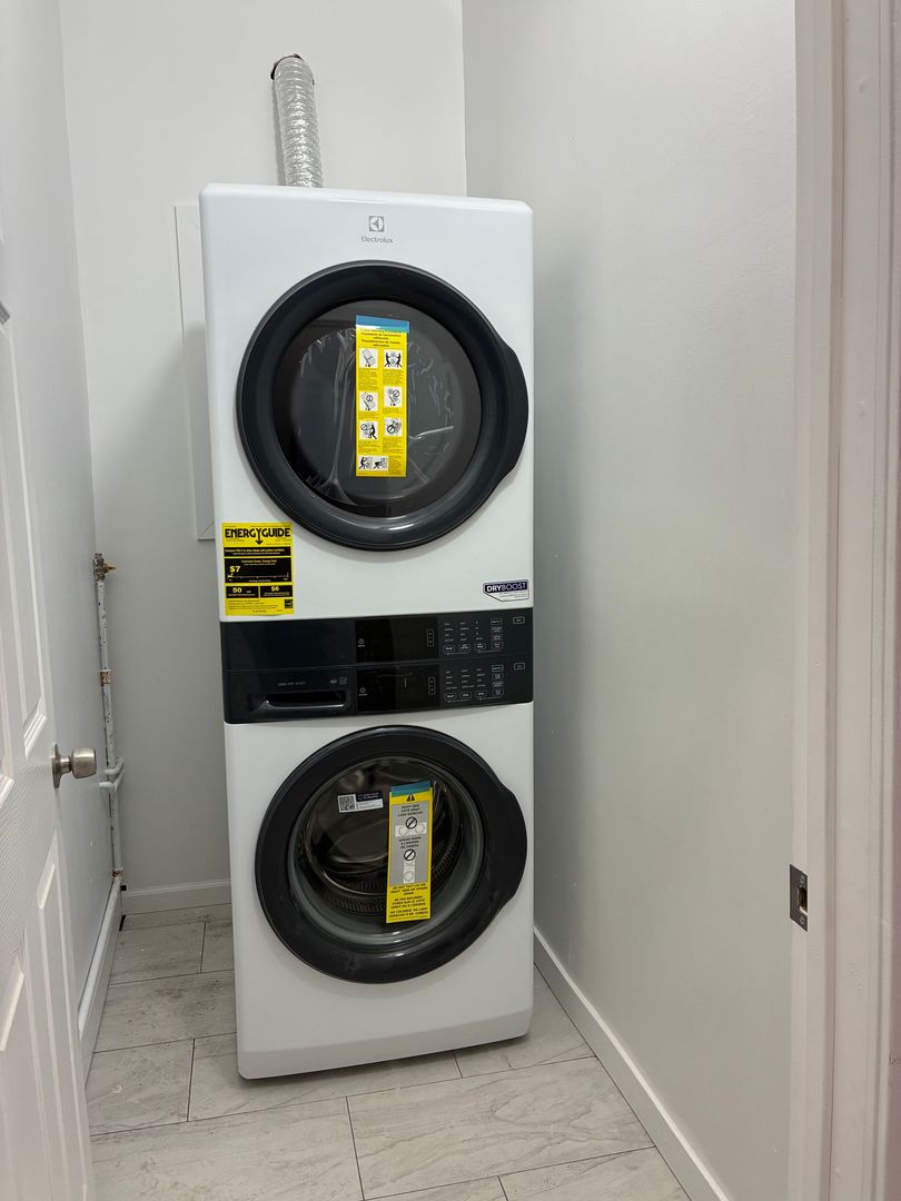 5543 South Shields Avenue Chicago, IL 60621 - Photo 12 of 12 a washer and dryer