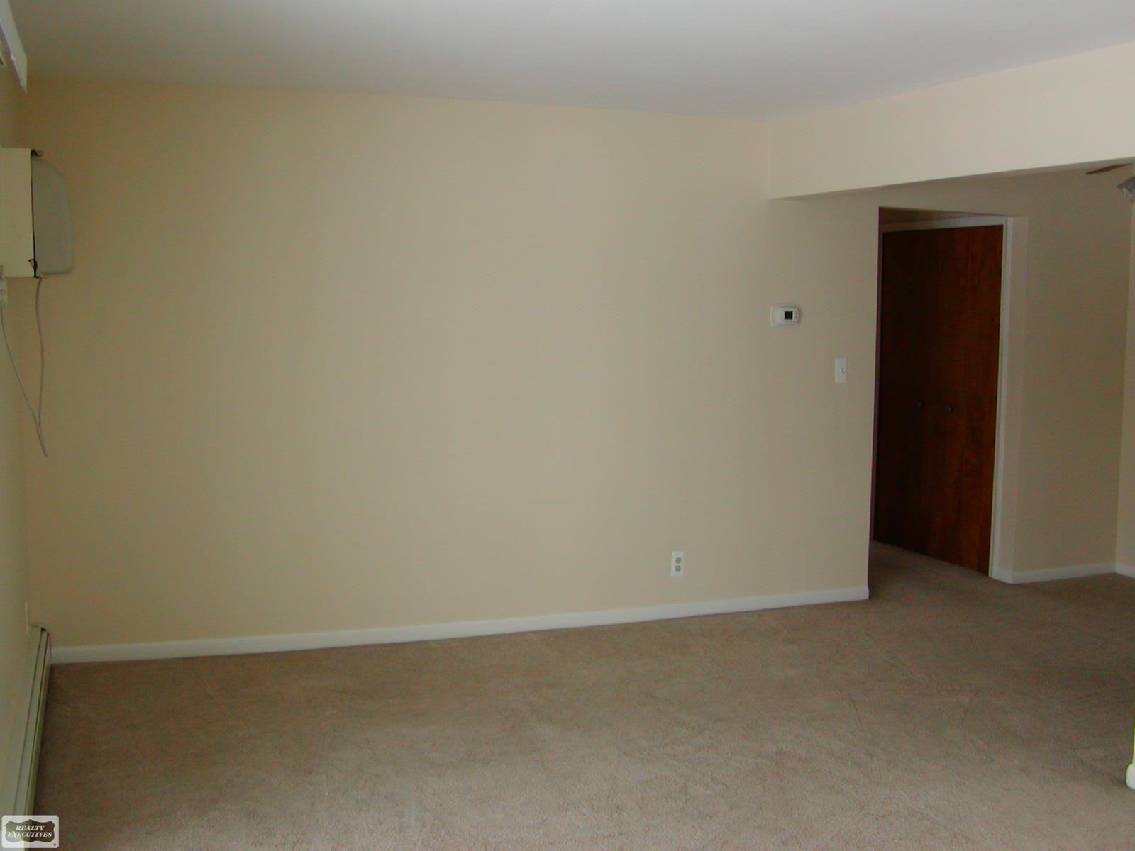 23321 Kelly Road, Unit 5 Eastpointe, MI 48021 - Photo 3 of 13