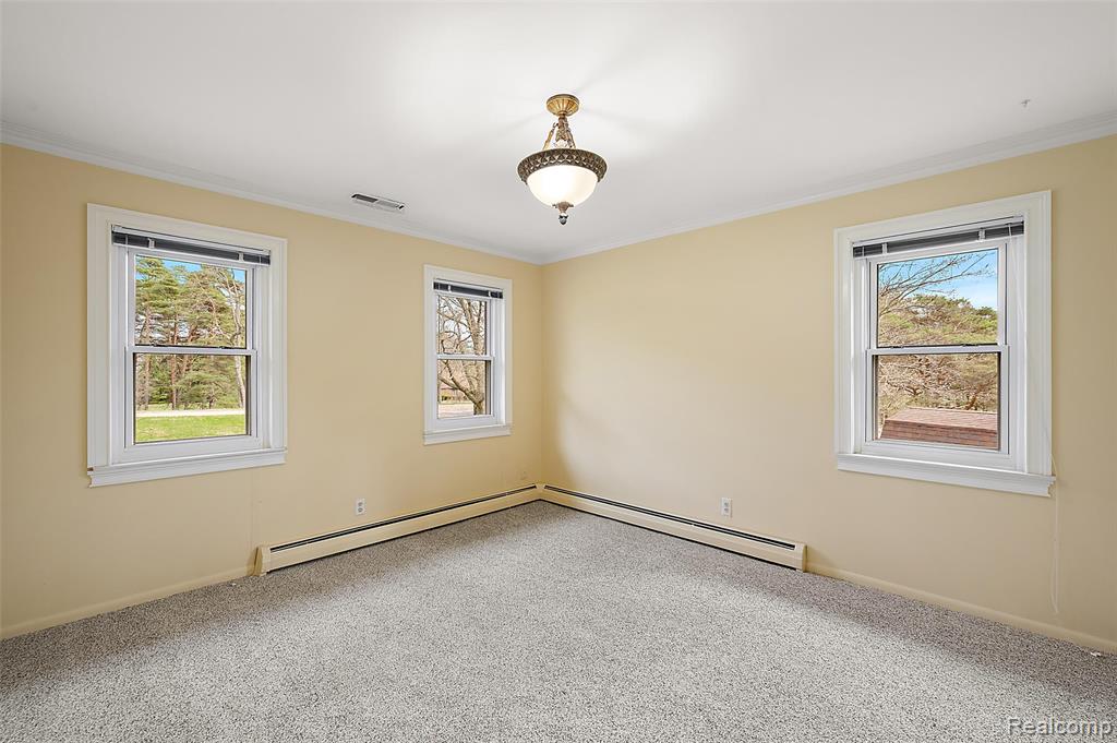 125 Cayuga Road Lake Orion, MI 48362 - Photo 31 of 53
