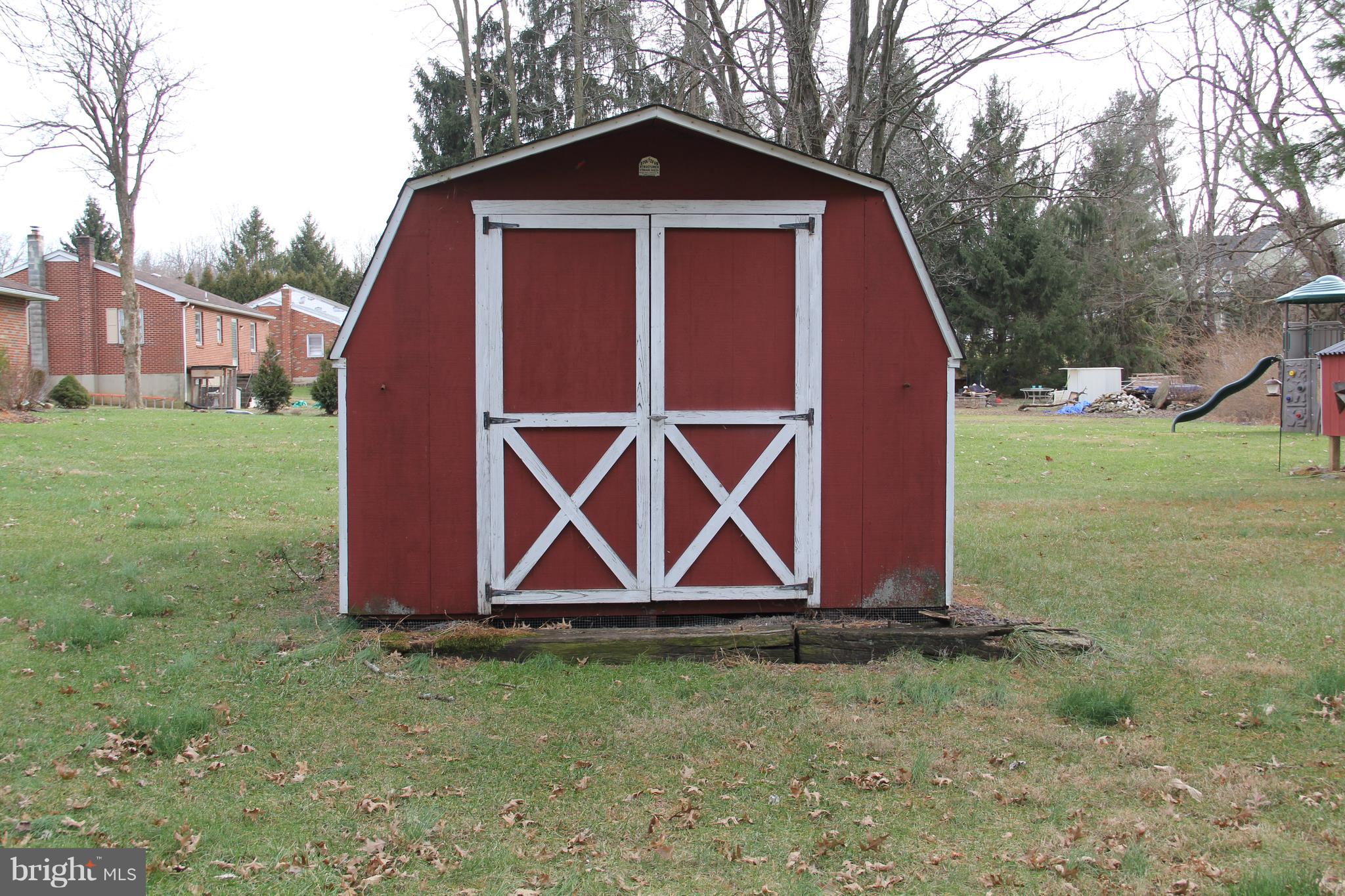 1656 Pleasant View Road Bethlehem, PA 18015 - Photo 21 of 25 Shed