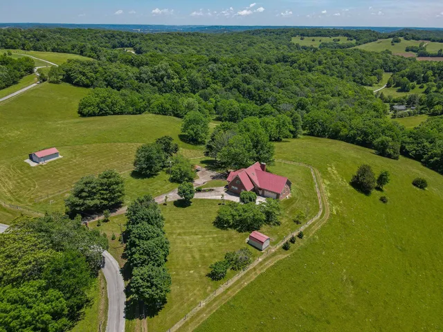 $894,800 | 877 Mt Olive Cemetery Road, Lynnville, TN 38472