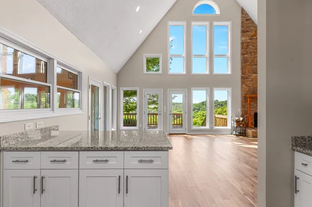 $894,800 | 877 Mt Olive Cemetery Road, Lynnville, TN 38472