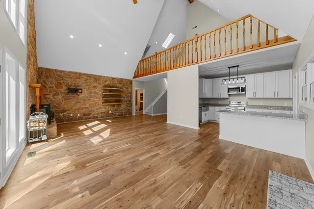 $894,800 | 877 Mt Olive Cemetery Road, Lynnville, TN 38472