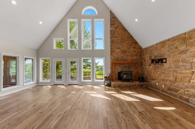 $894,800 | 877 Mt Olive Cemetery Road, Lynnville, TN 38472