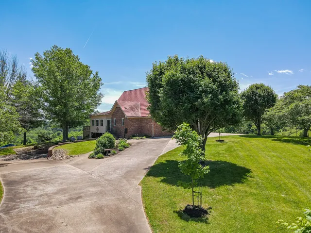 $894,800 | 877 Mt Olive Cemetery Road, Lynnville, TN 38472