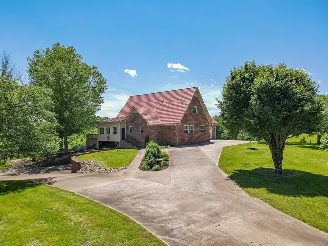 $894,800 | 877 Mt Olive Cemetery Road, Lynnville, TN 38472