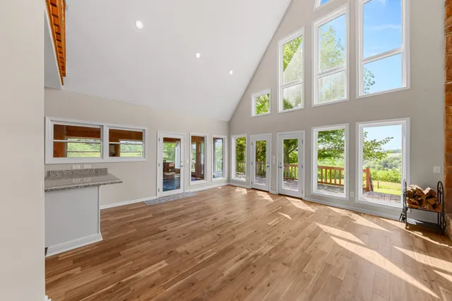 $894,800 | 877 Mt Olive Cemetery Road, Lynnville, TN 38472