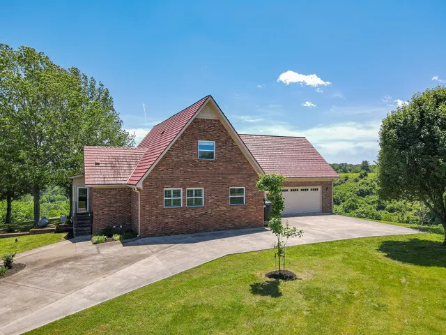 $894,800 | 877 Mt Olive Cemetery Road, Lynnville, TN 38472