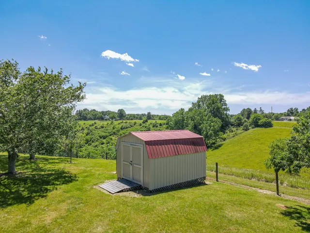 $894,800 | 877 Mt Olive Cemetery Road, Lynnville, TN 38472