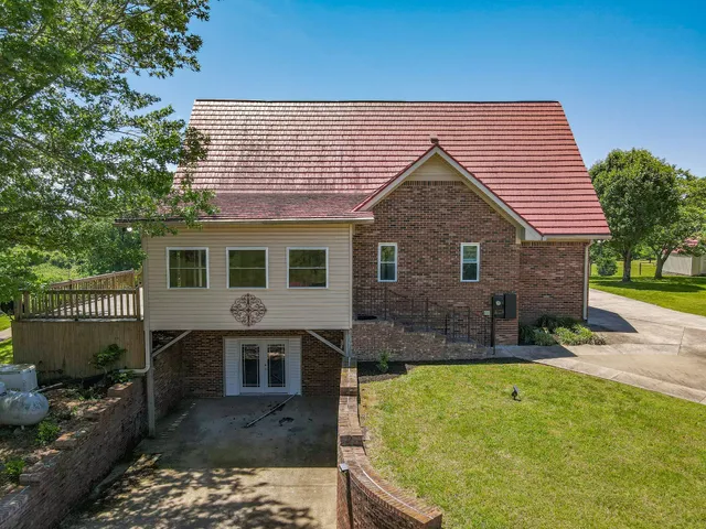$894,800 | 877 Mt Olive Cemetery Road, Lynnville, TN 38472