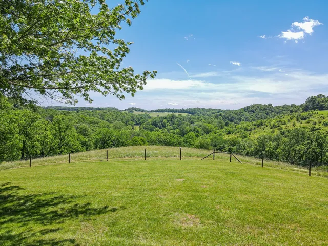 $894,800 | 877 Mt Olive Cemetery Road, Lynnville, TN 38472