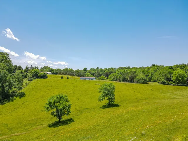 $894,800 | 877 Mt Olive Cemetery Road, Lynnville, TN 38472