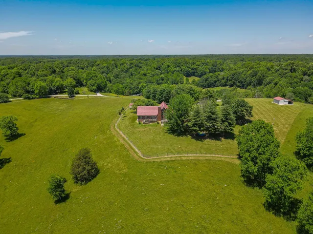 $894,800 | 877 Mt Olive Cemetery Road, Lynnville, TN 38472