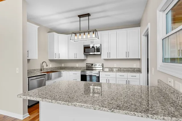 $894,800 | 877 Mt Olive Cemetery Road, Lynnville, TN 38472