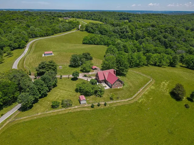 $894,800 | 877 Mt Olive Cemetery Road, Lynnville, TN 38472