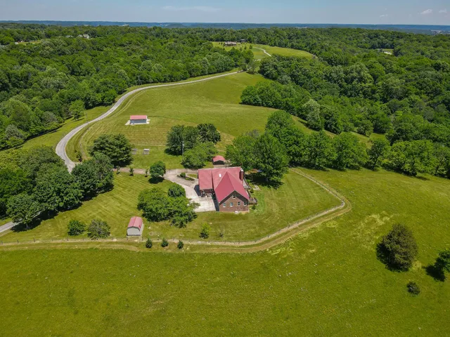 $894,800 | 877 Mt Olive Cemetery Road, Lynnville, TN 38472