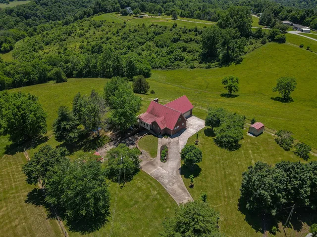 $894,800 | 877 Mt Olive Cemetery Road, Lynnville, TN 38472
