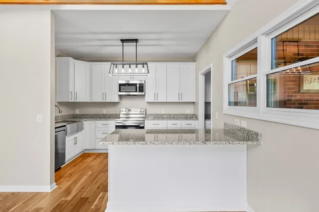 $894,800 | 877 Mt Olive Cemetery Road, Lynnville, TN 38472