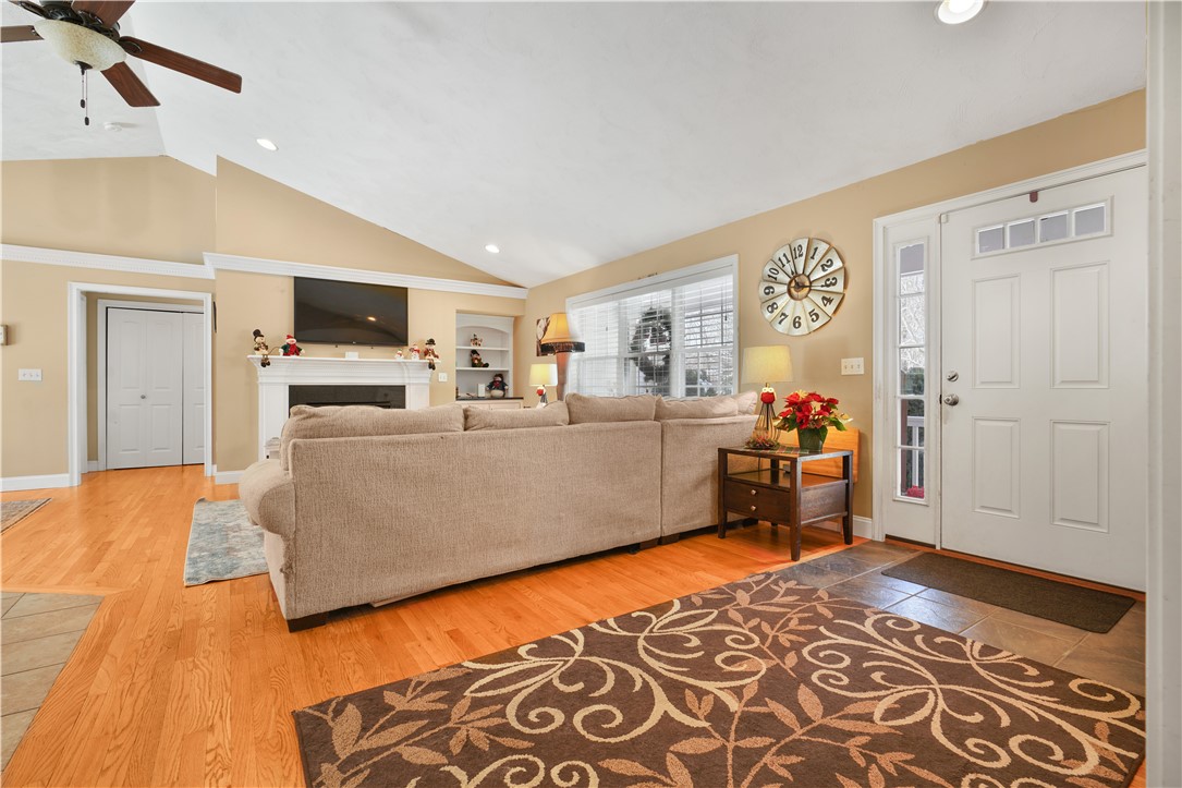 263 Plain Street Rehoboth, MA 02769 - Photo 3 of 29