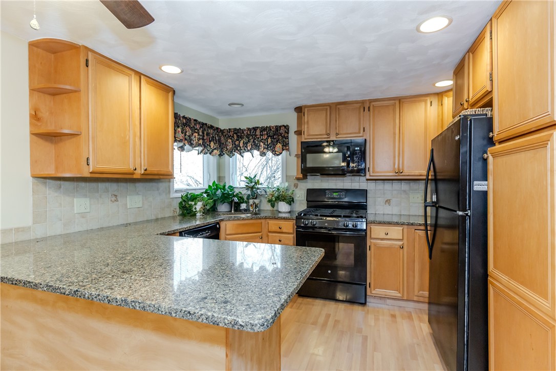 29 Julien Street Smithfield, RI 02917 - Photo 13 of 47