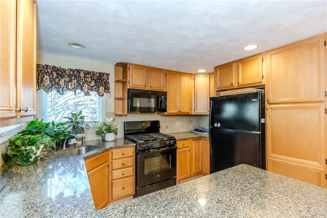 29 Julien Street Smithfield, RI 02917 - Photo 14 of 47