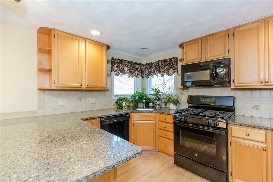 29 Julien Street Smithfield, RI 02917 - Photo 19 of 47