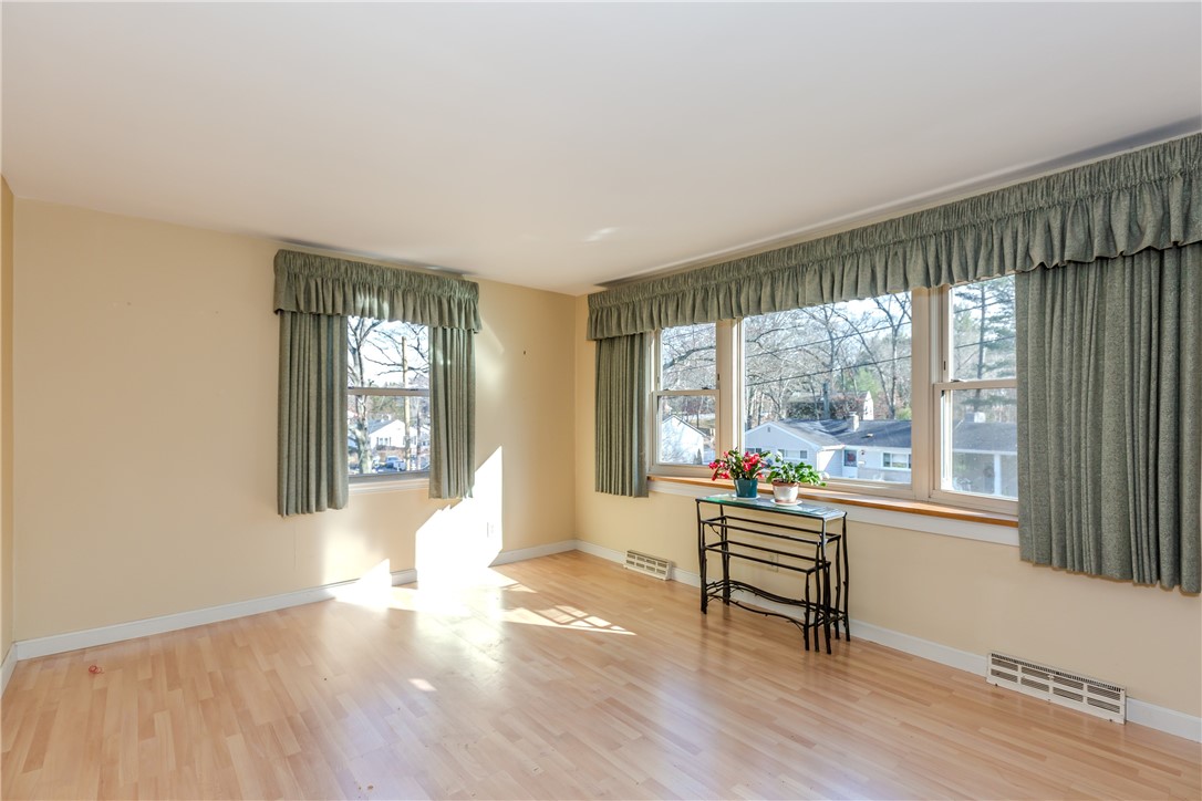 29 Julien Street Smithfield, RI 02917 - Photo 6 of 47