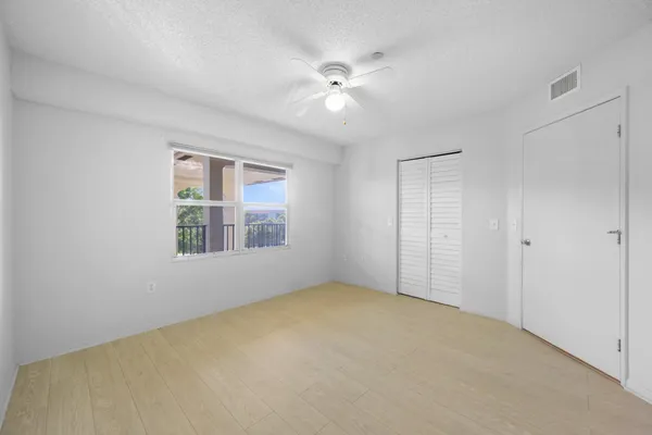 $2,250 | 550 Southwest 137th Avenue, Unit 401L, Pembroke Pines, FL 33027