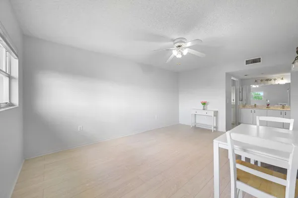 $2,250 | 550 Southwest 137th Avenue, Unit 401L, Pembroke Pines, FL 33027